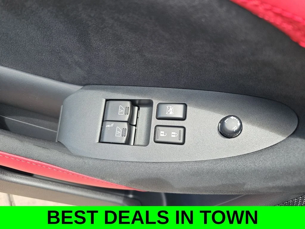 Used 2025 White Nissan Performance image 27