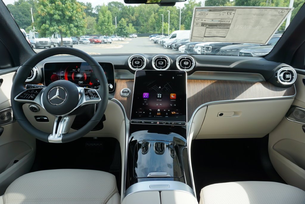 New 2027 Verde Silver Metallic Mercedes-Benz GLC 300 image 64