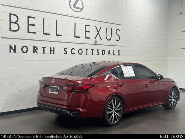 Used 2019 Red Nissan 2.5 SR image 4