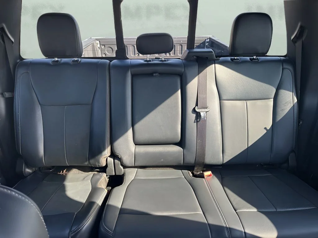 Used 2022 White Ford Lariat image 11