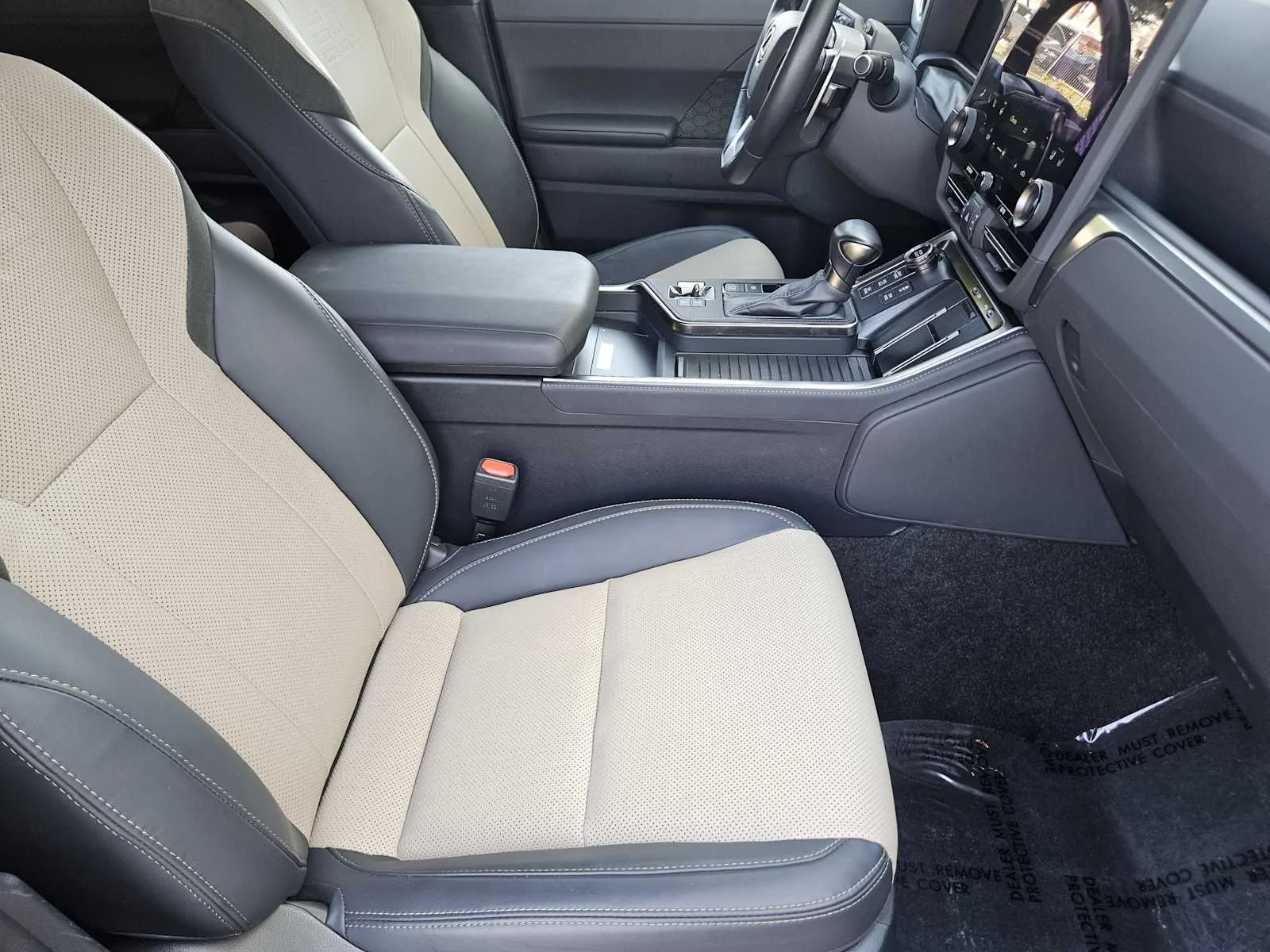 Used 2024 Nori Green Pearl Lexus Overtrail+ image 9