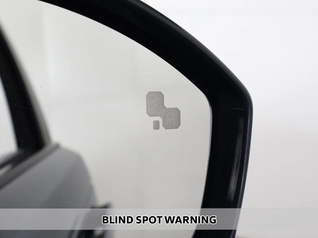 Used 2023 Byron Blue Metallic Land Rover R-Dynamic S MHEV image 8