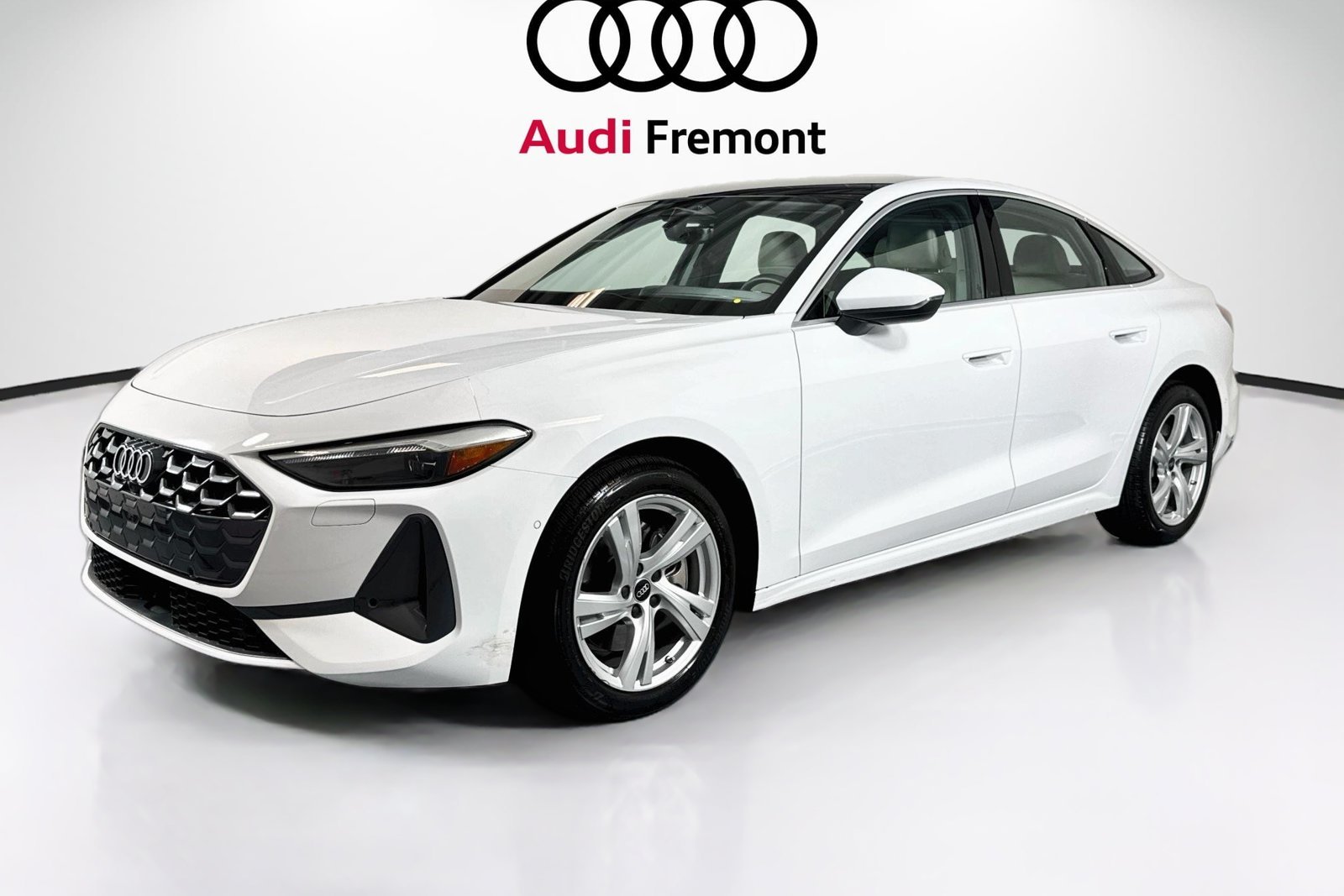 Used 2025 Arkona White Audi Premium image 3