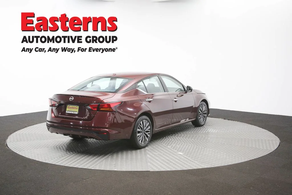 Used 2025 Red Nissan 2.5 SV image 36
