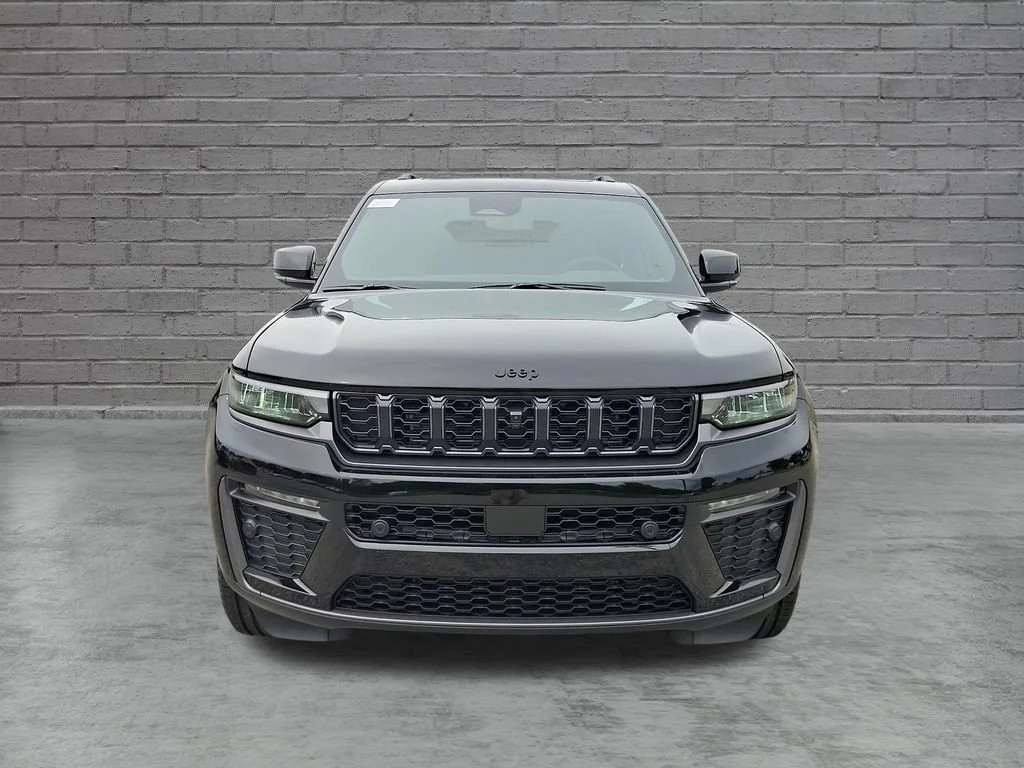 New 2026 Diamond Black Crystal Pearlcoat Jeep 85th Anniversary Edition image 2