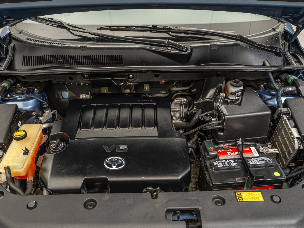 Used 2011 Pacific Blue Metallic Toyota Limited image 47