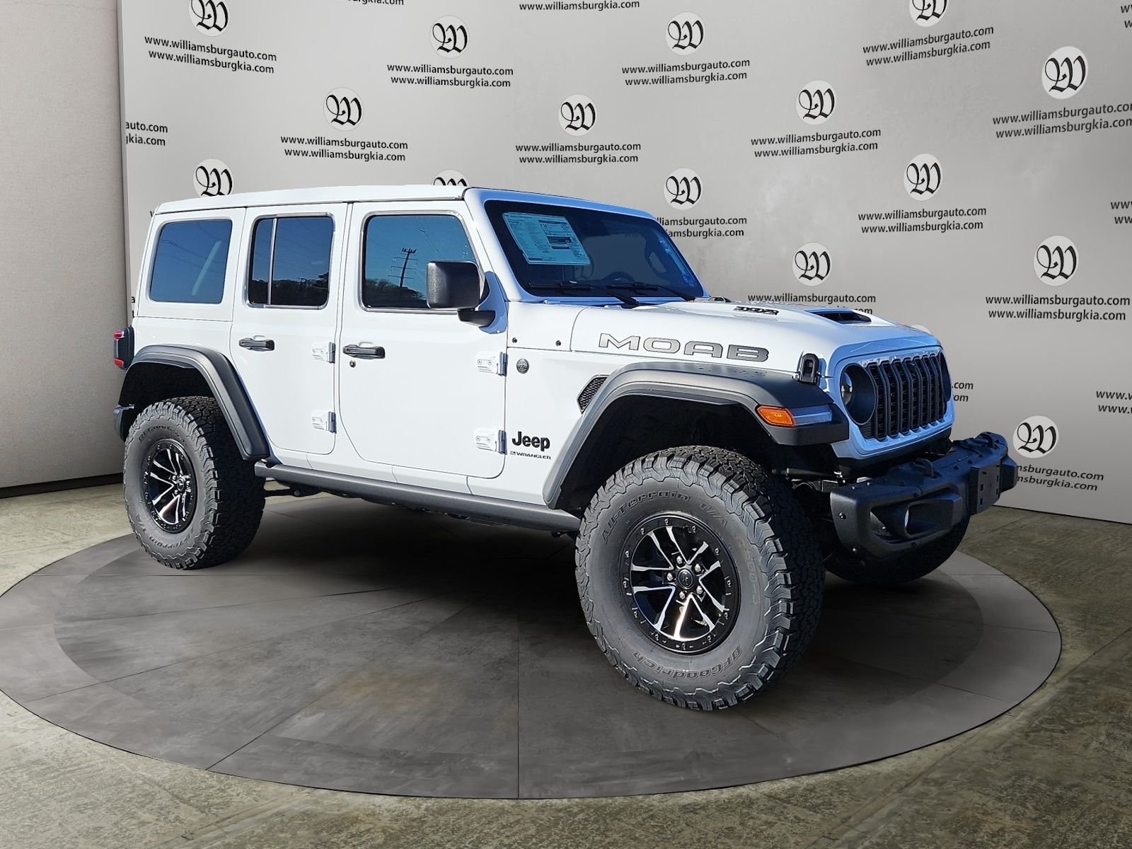 New 2026 Bright White Clear-Coat Exterior Paint Jeep Moab 392 image 7