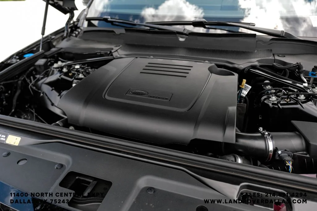 New 2026 Santorini Black Metallic Land Rover Dynamic SE image 42