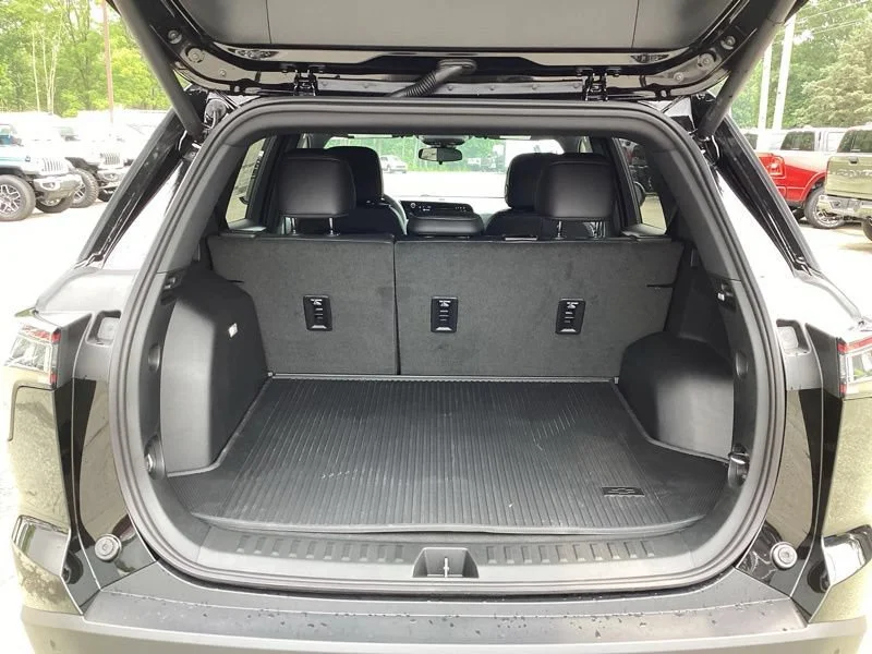 2027 Chevrolet Equinox LT - Photo 13