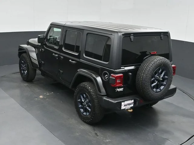 New 2026 Black Clear-Coat Exterior Paint Jeep 85th Anniversary Edition image 35