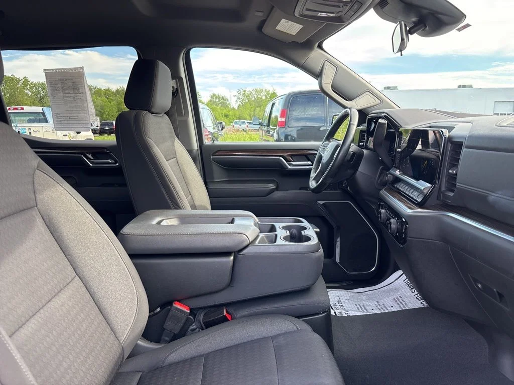 Used 2023 Gray Chevrolet LT image 32