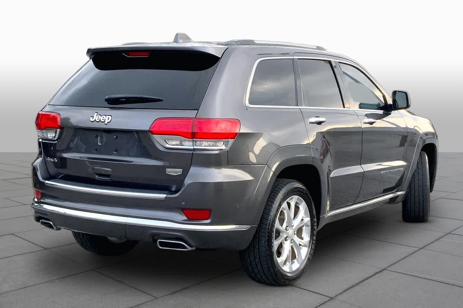 Used 2020 Granite Crystal Metallic Clearcoat Jeep Summit image 13