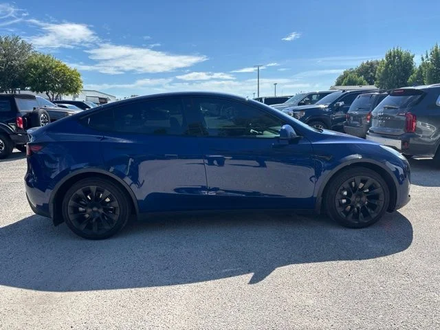Used 2021 Blue Tesla Long Range image 4