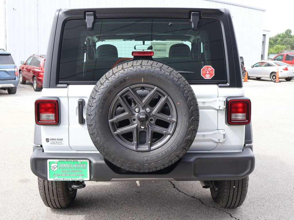 New 2026 Bright White Clear-Coat Exterior Paint Jeep Sport image 4