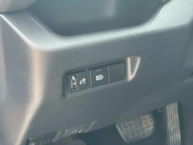 Used 2020 Silver Toyota LE image 18