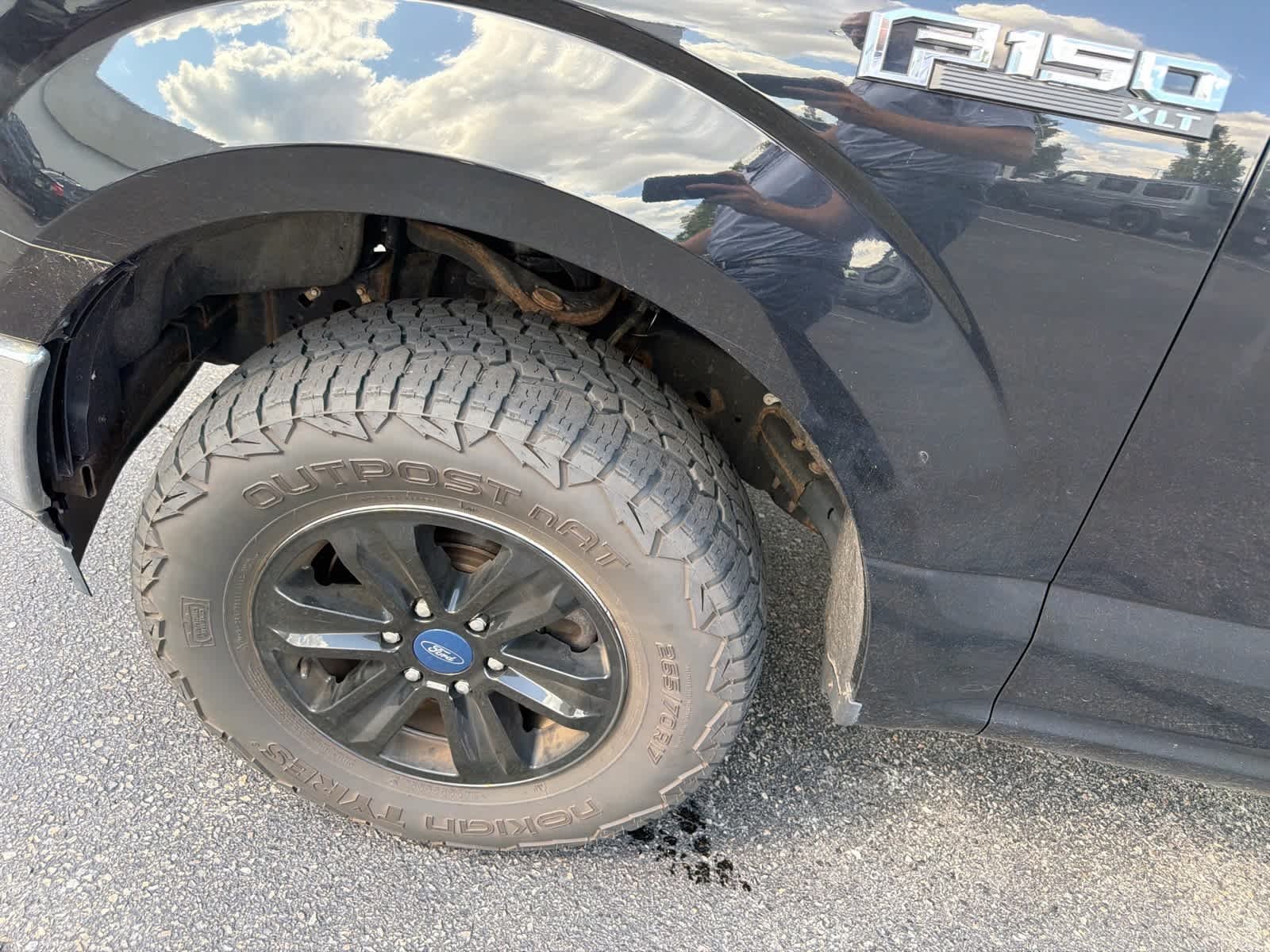 Used 2020 Agate Black Metallic Ford XLT image 10