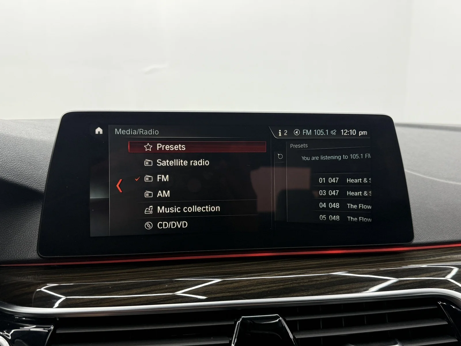 Used 2018 Bluestone Metallic BMW 530e xDrive iPerformance image 20