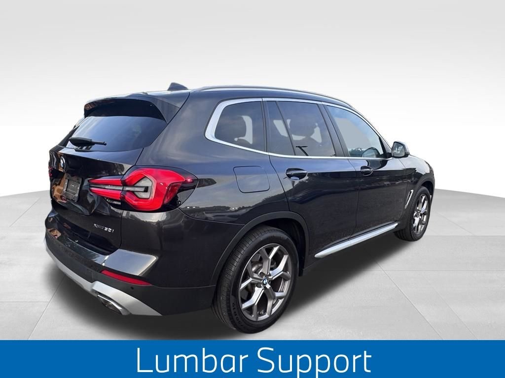 Used 2024 Gray BMW xDrive30i image 7