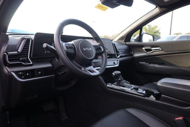 Used 2024 Green Kia X-Line image 6