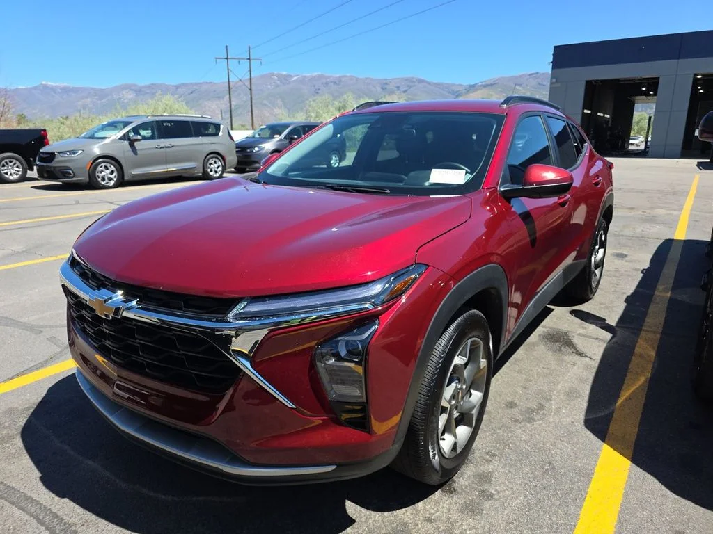 2025 Chevrolet Trax LT's photo