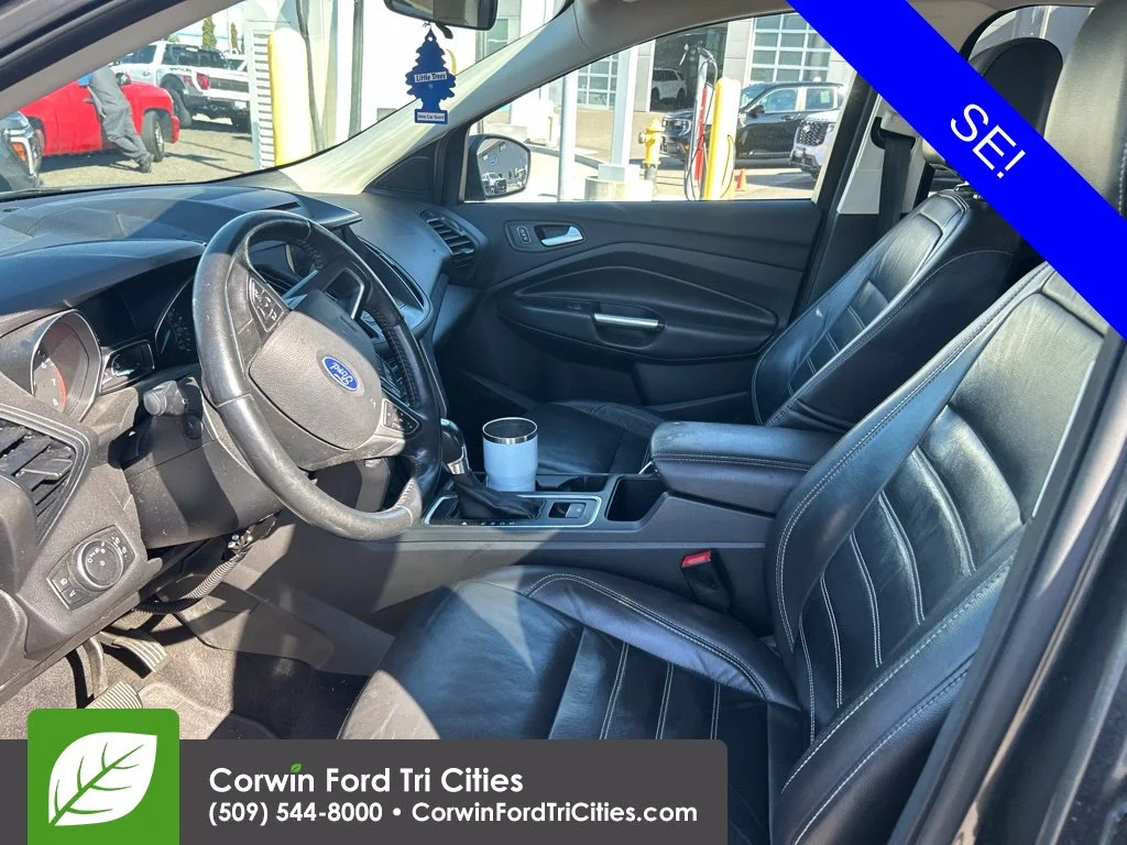 Used 2017 Ford Escape SE with VIN 1FMCU9G97HUD96325 for sale in Pasco, WA