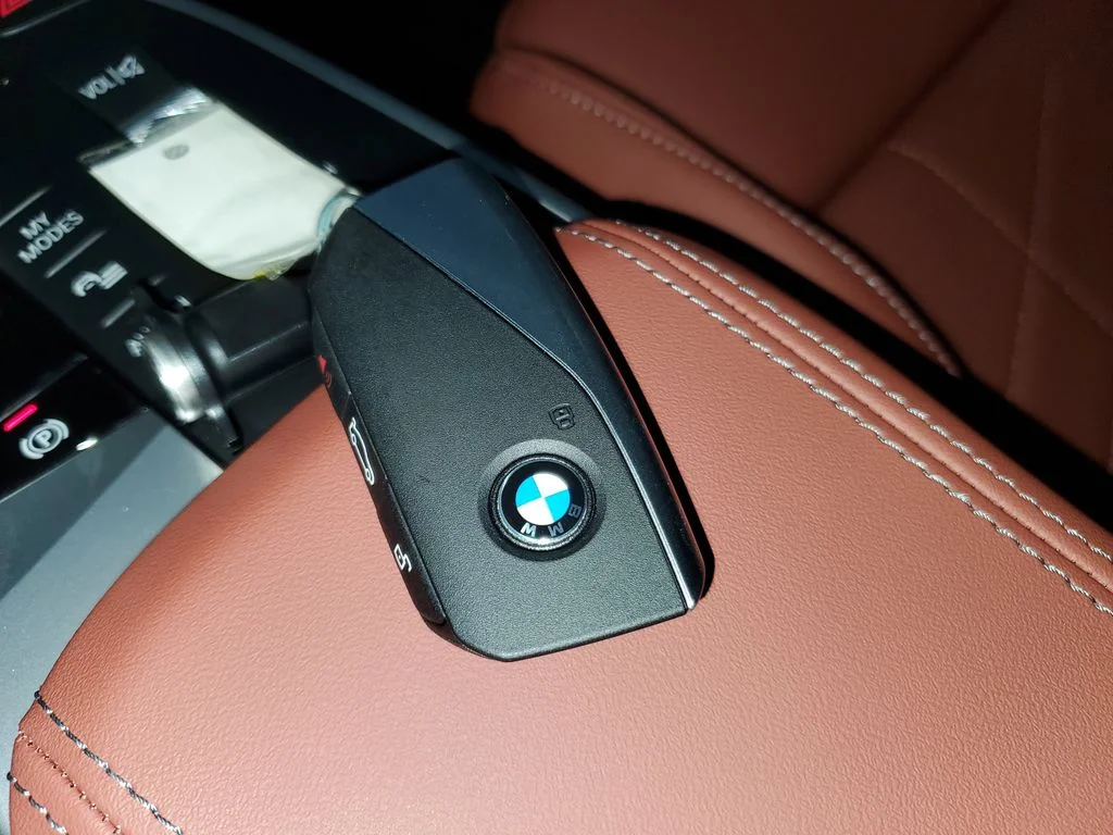 Used 2026 Space Silver Metallic BMW xDrive28i image 25
