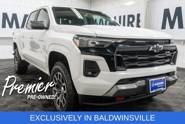 Used 2025 White Chevrolet Z71 image 4
