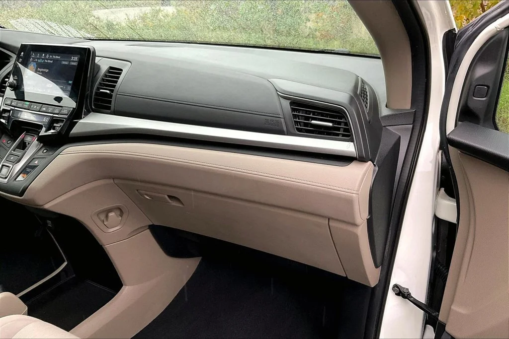 Used 2019  Honda EX image 16