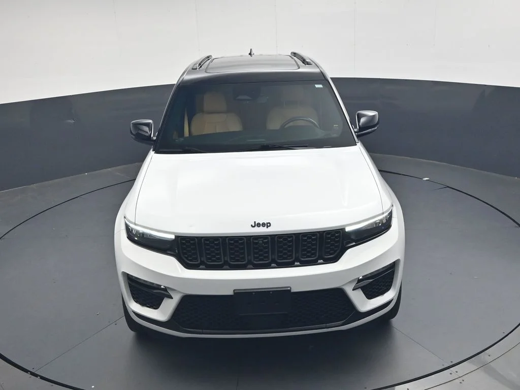 Used 2023 White Jeep Summit Reserve 4xe image 43
