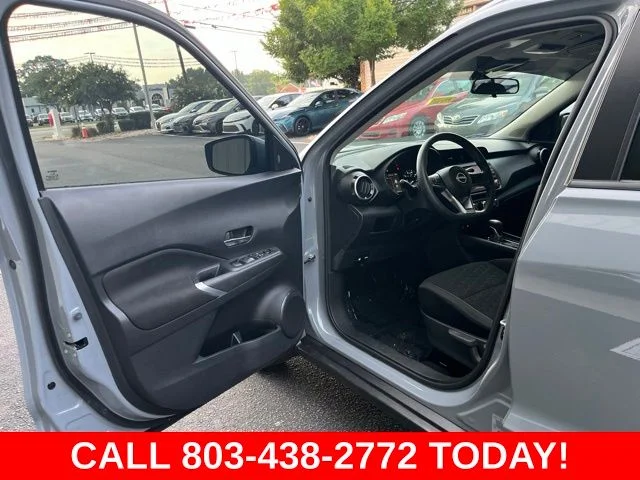Used 2024 Gray Nissan SV image 4