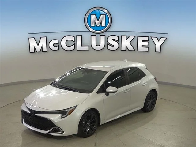 Used 2025 Beige Toyota XSE image 18