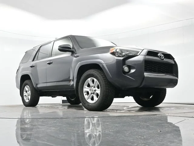 Used 2014 Magnetic Gray Met Toyota SR5 image 9