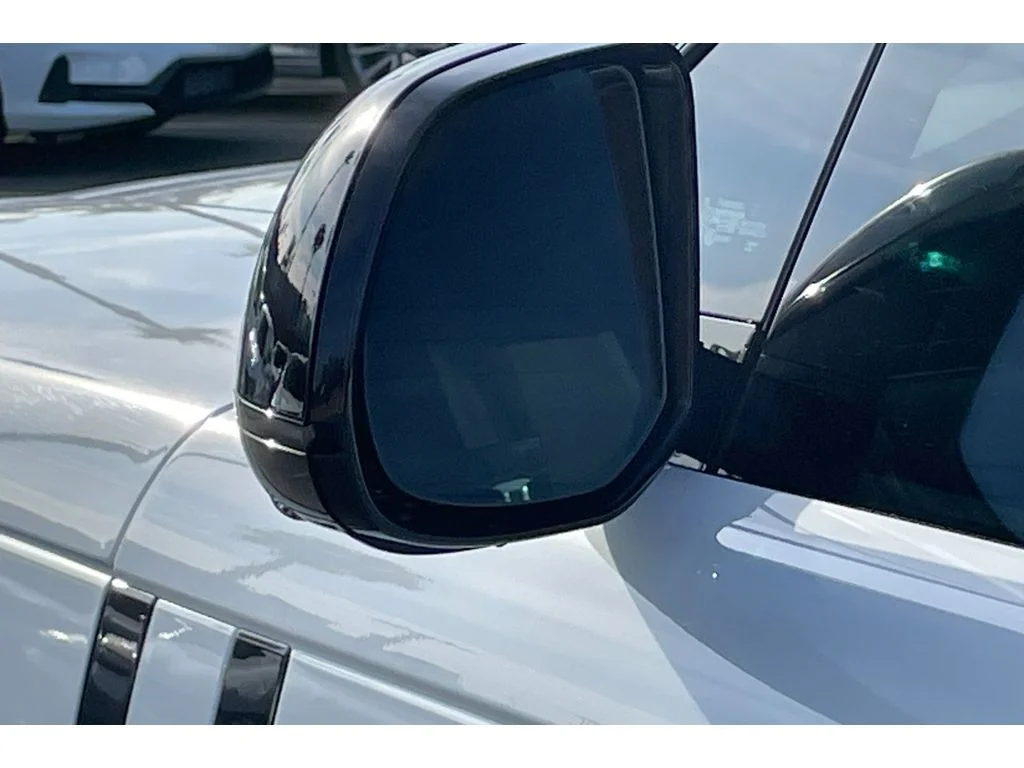 Used 2023 Fuji White Land Rover SE image 53