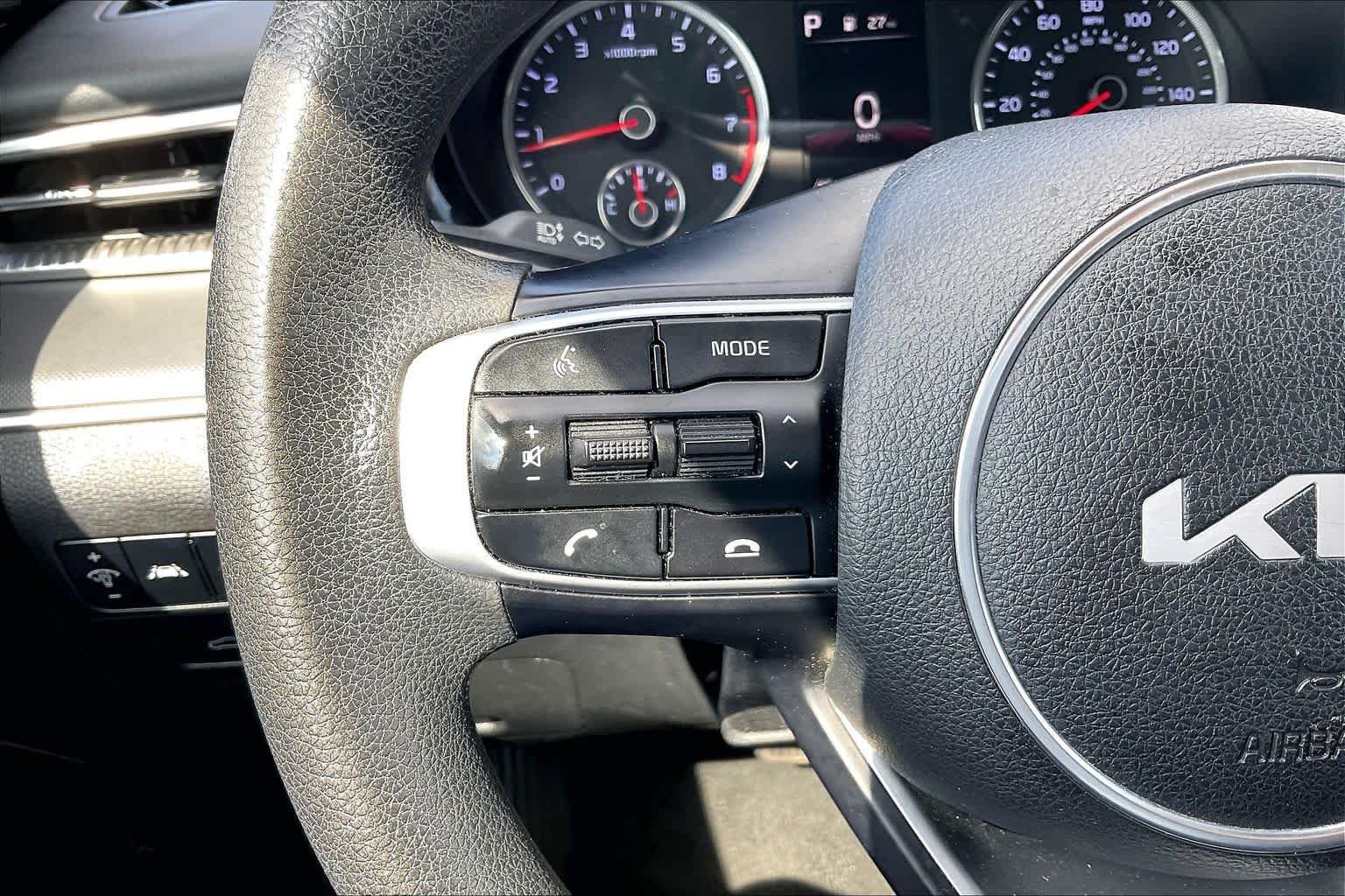 Used 2022 Everlasting Silver Kia LXS image 23