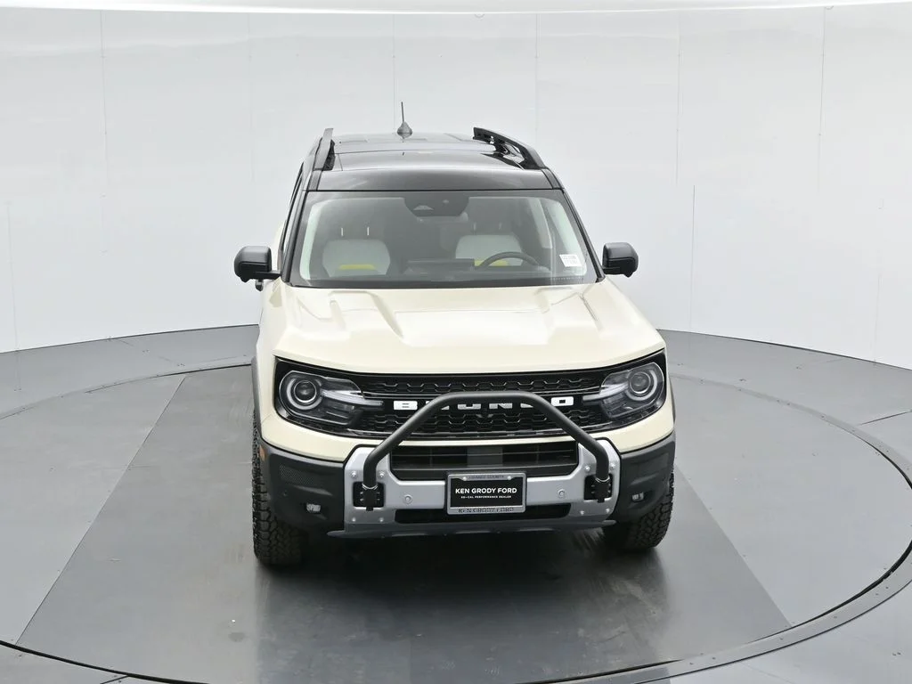 New 2025 Desert Sand Ford Badlands image 37