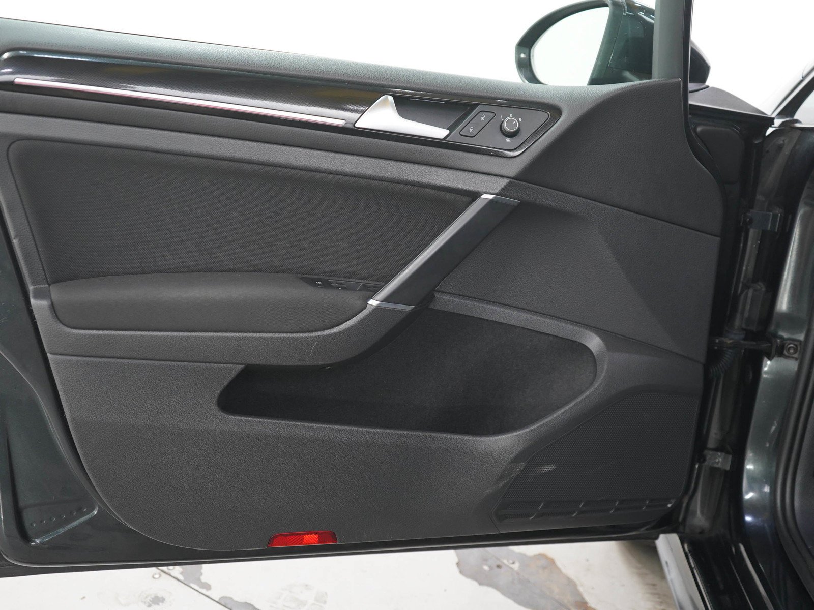 Used 2017 Deep Black Pearl Volkswagen S image 18