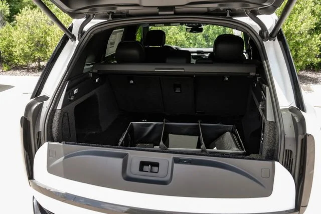2026 Land Rover Range Rover SE - Photo 68