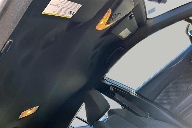 Certified Used 2018 RUBY FLARE PEARL Toyota  image 14