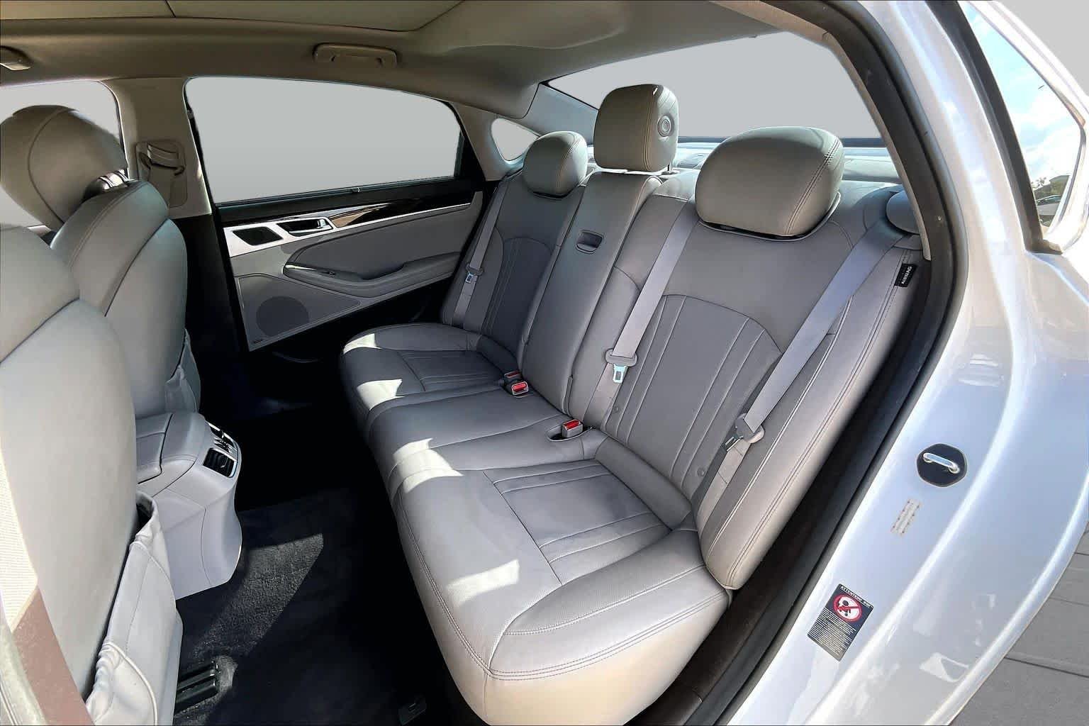Used 2017 Casablanca White Genesis 3.8L image 20