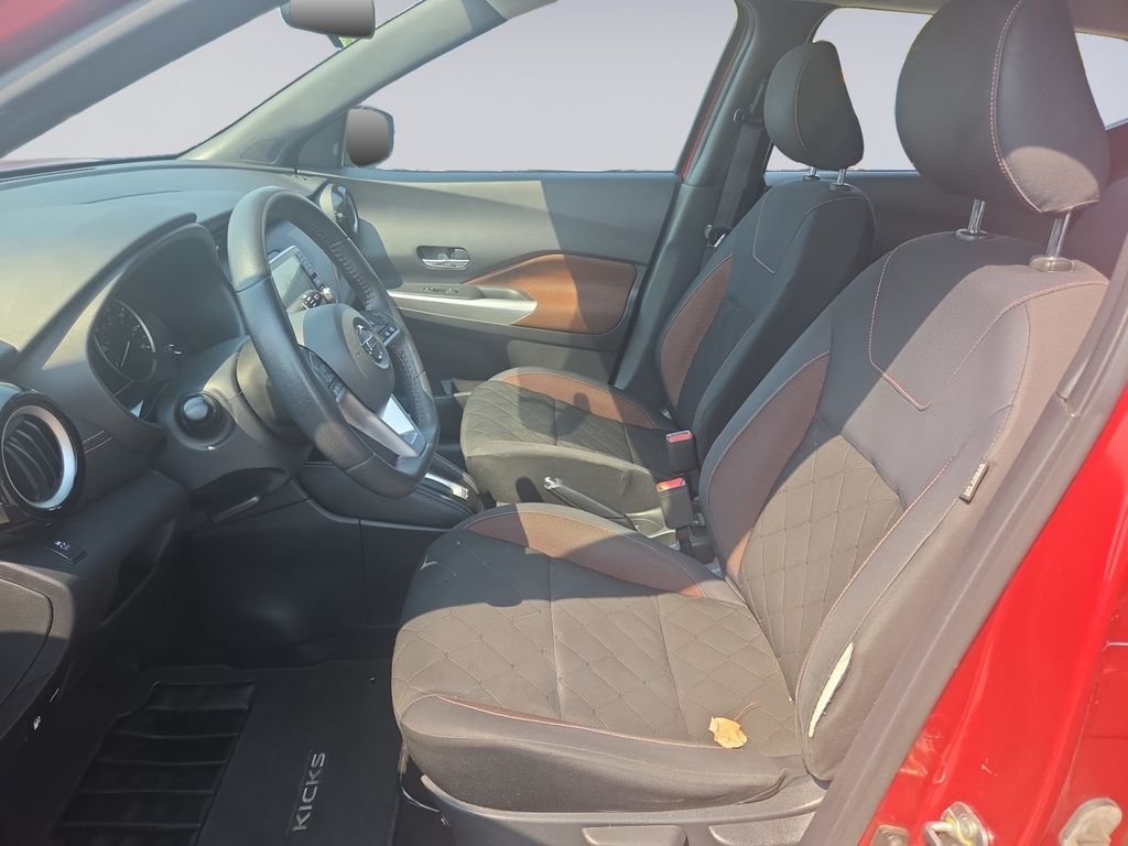 Used 2019 Red Nissan SR image 17