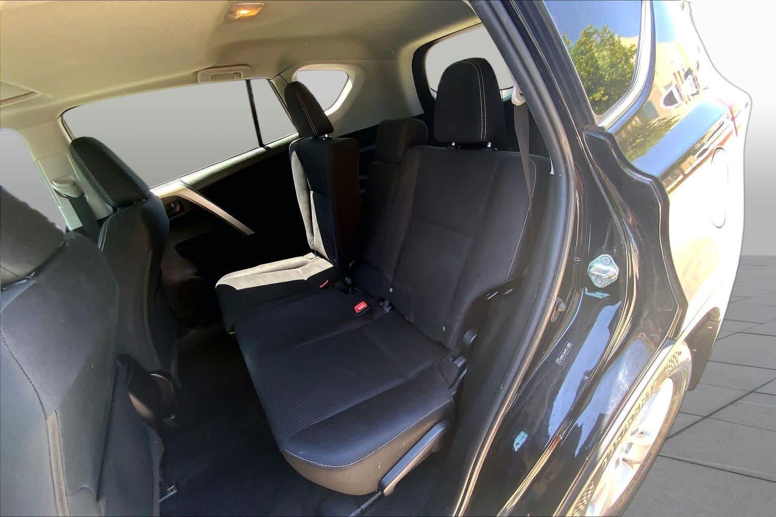 Used 2013 Black Toyota XLE image 20