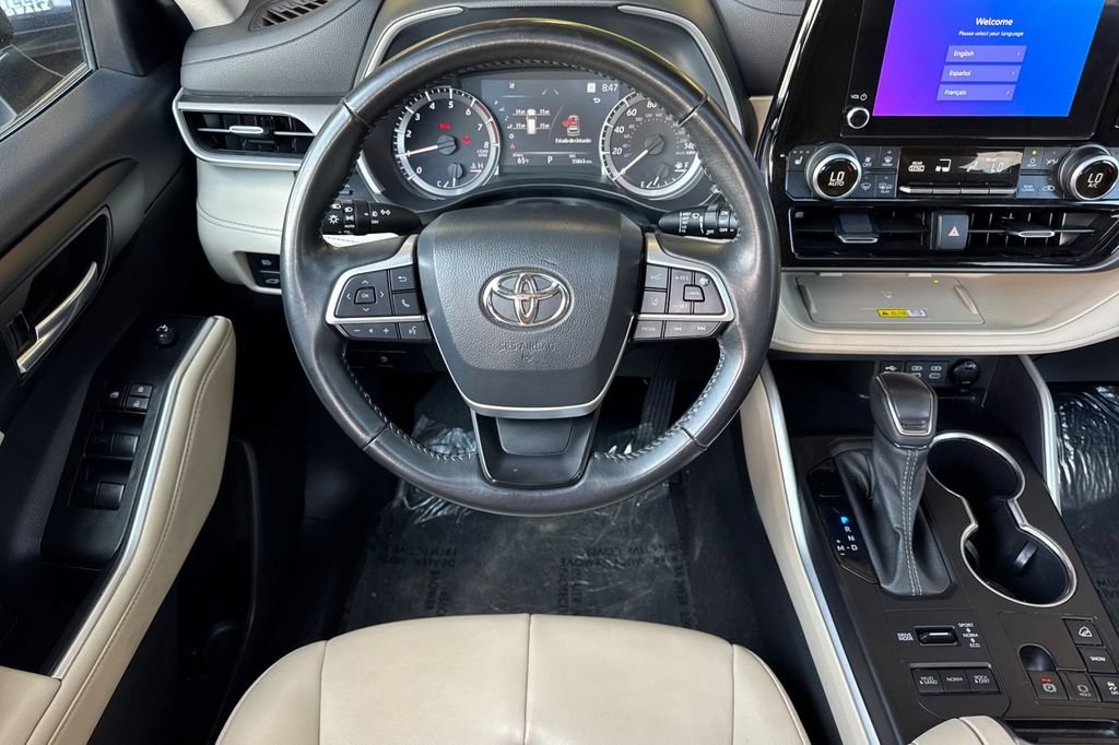 Used 2023 Black Toyota XLE image 18