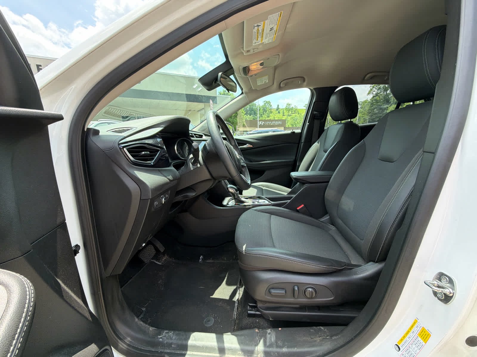 Used 2023 Summit White Buick Preferred image 6