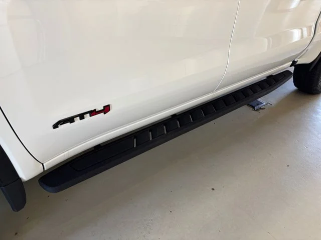 New 2026 White GMC AT4 image 17