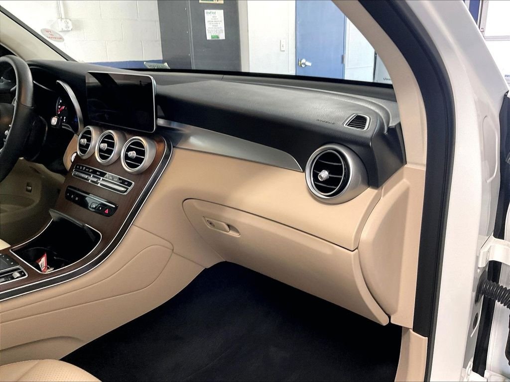 Used 2021 White Mercedes-Benz GLC 300 image 13
