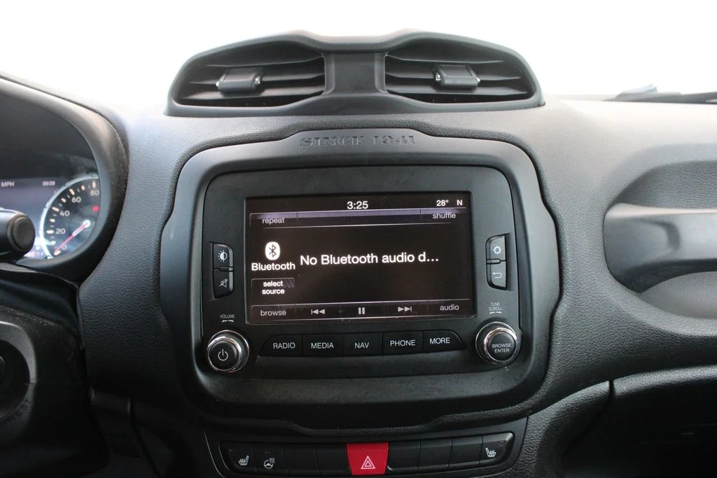 Used 2016 Black Jeep Trailhawk image 14