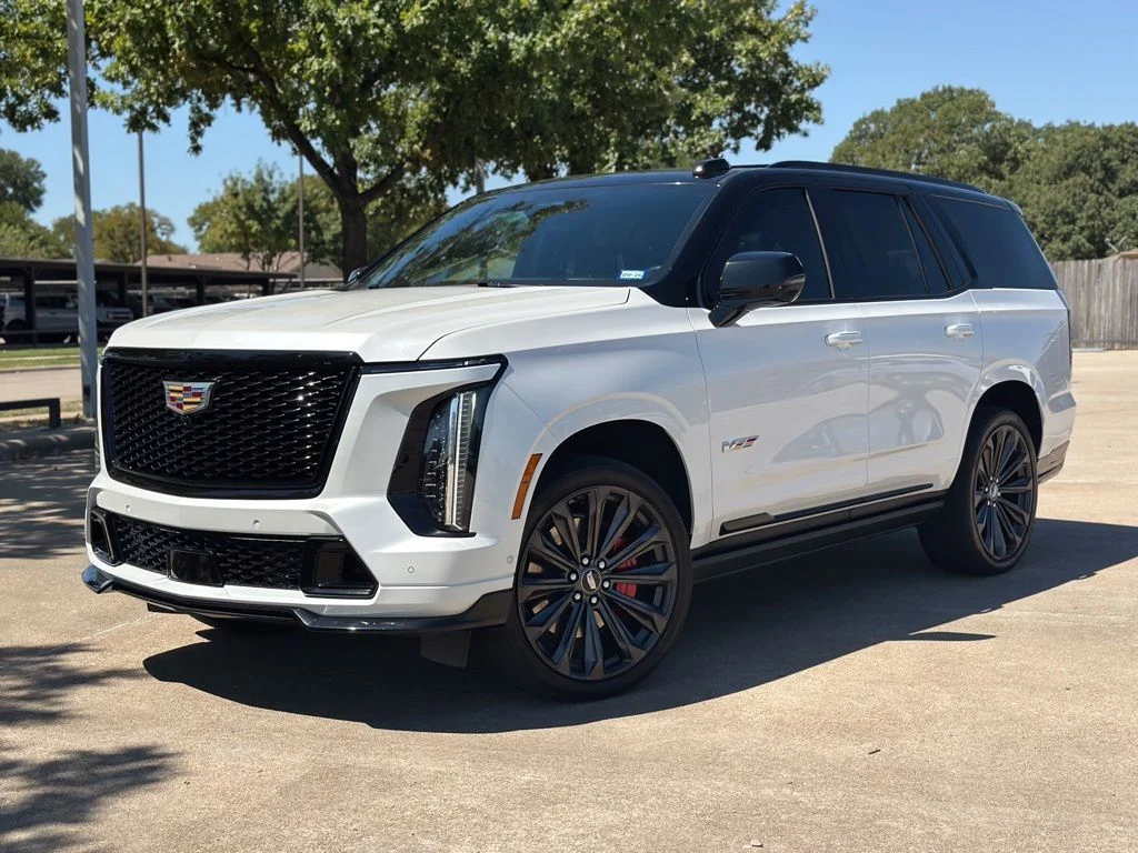 Used 2025 White Cadillac V-Series image 7