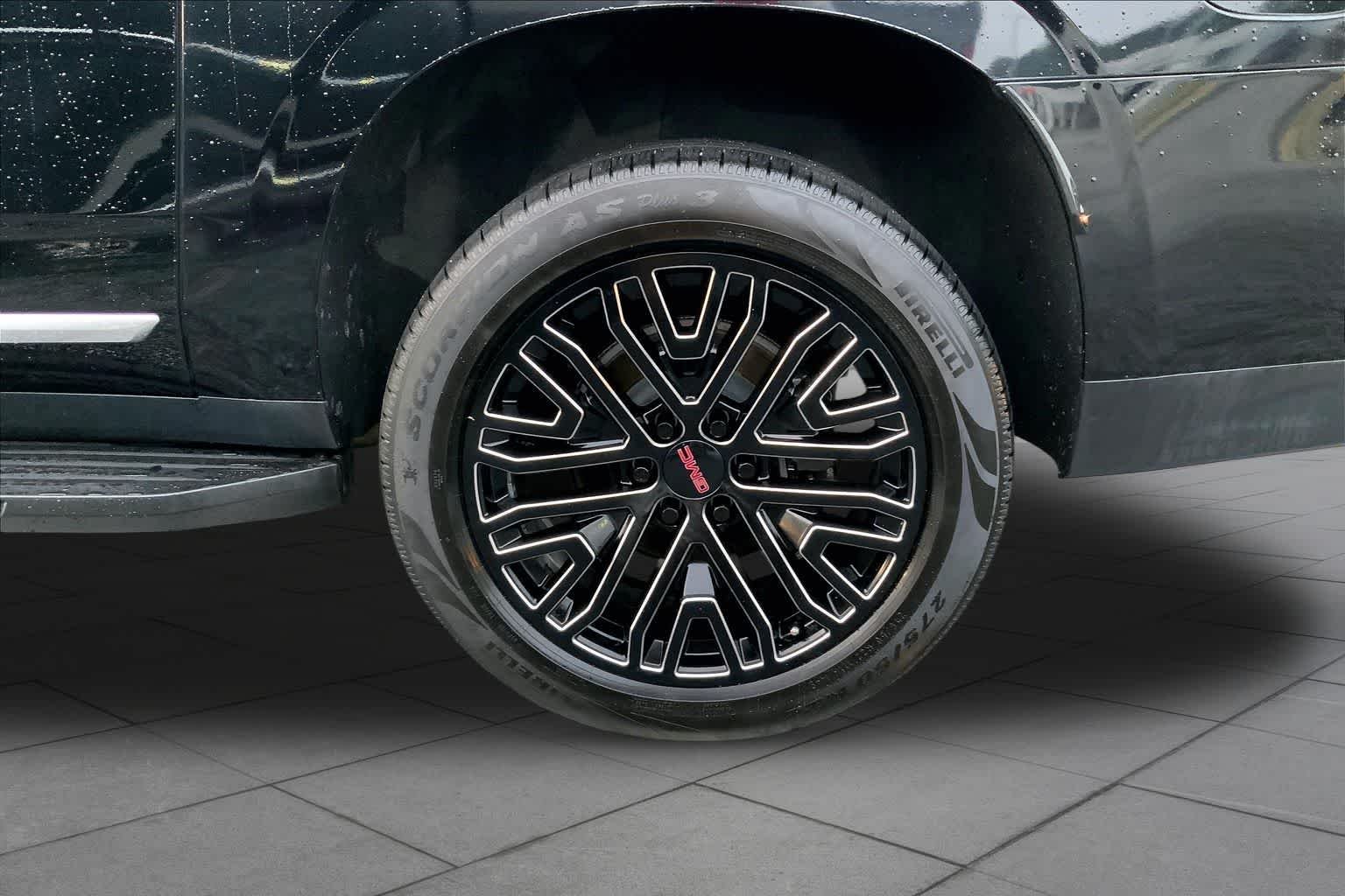 Used 2021 Onyx Black GMC Denali image 11