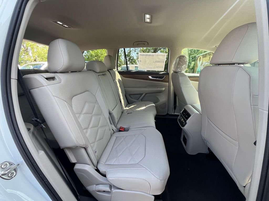 New 2026 White/off-white Volkswagen 2.0T SE image 25