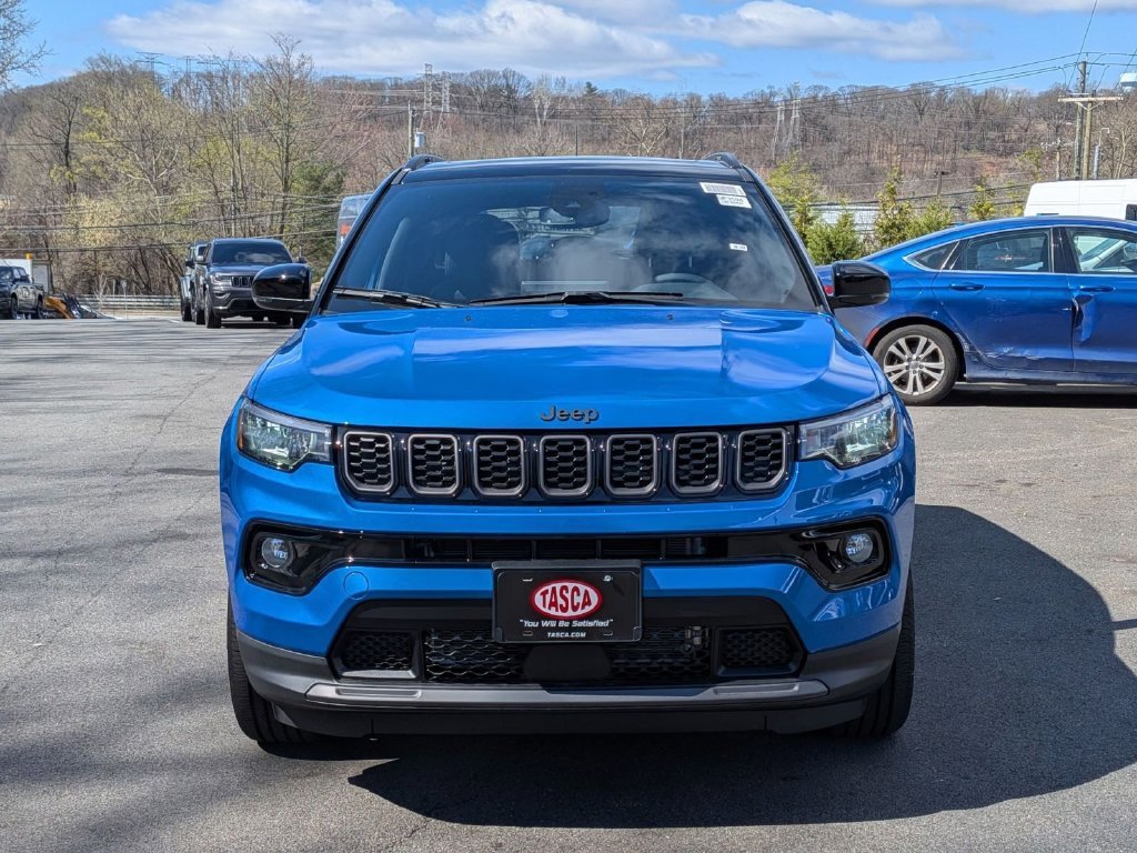 New 2026 Hydro Blue Pearl-Coat Exterior Paint Jeep Limited image 10